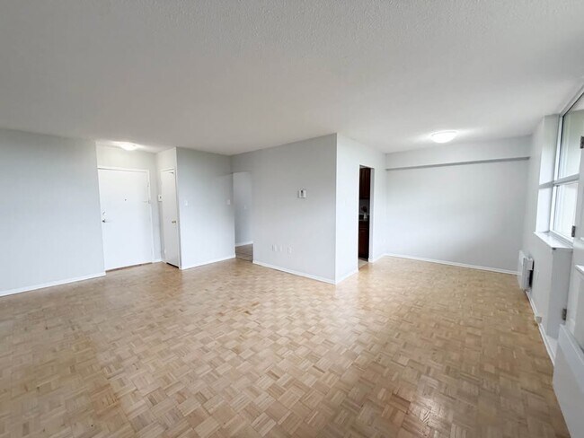 Photo du bâtiment - 901 Lasalle Blvd