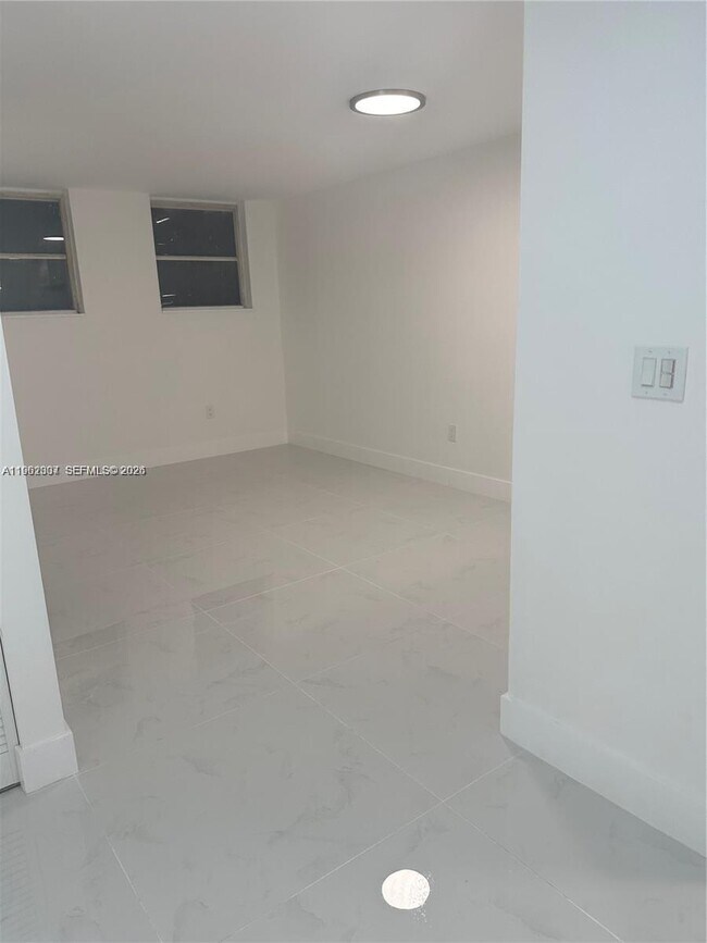 Foto del edificio - 210 SW 11th St