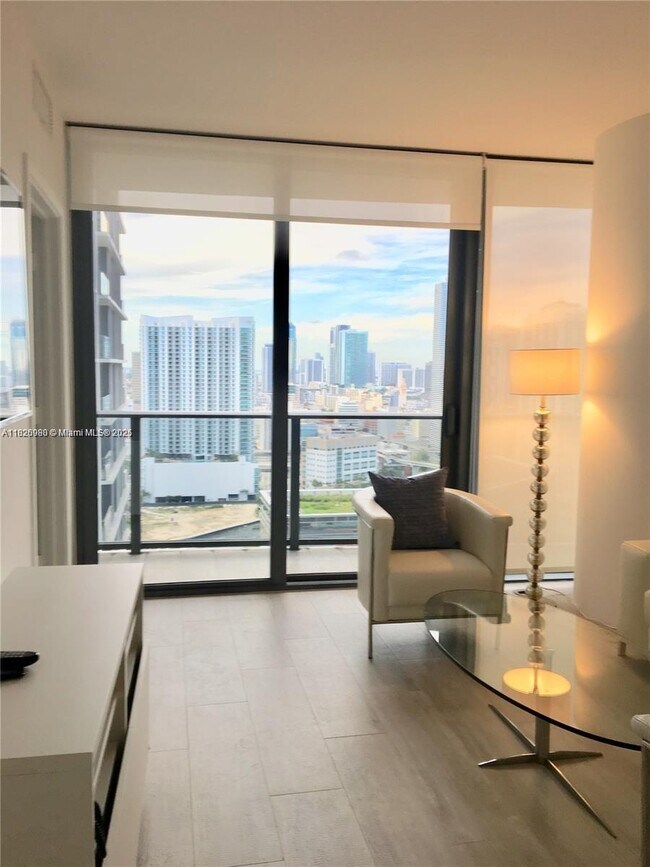Foto del edificio - 55 SW 9th St