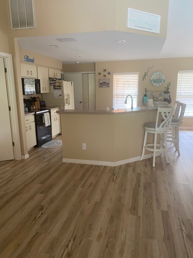 Building Photo - 2195 W Tall Oaks Dr