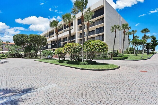 Foto del edificio - 2727 N Ocean Blvd