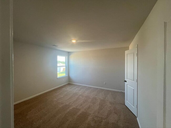 Building Photo - 15850 Berry Hl Dr
