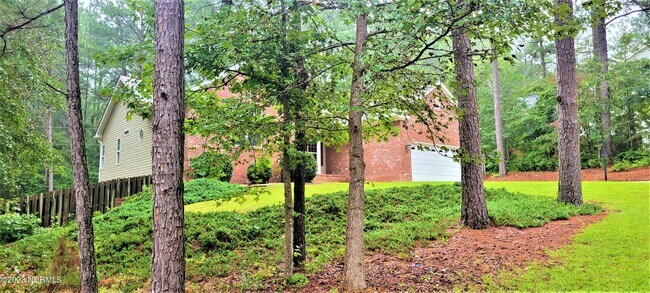 Building Photo - 4 Carson Way