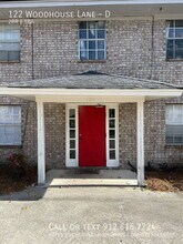 Building Photo - 122 Woodhouse Ln