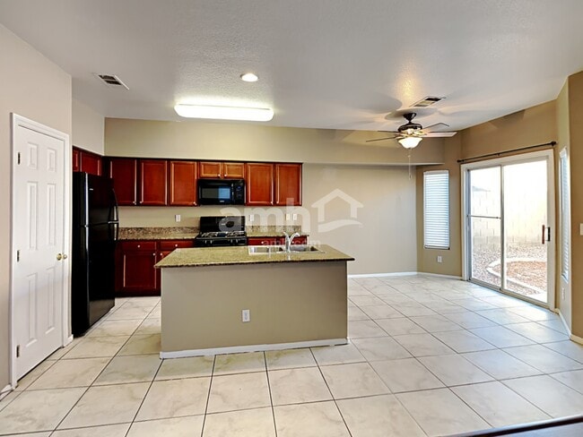 Foto del edificio - 7947 Dexter Falls St