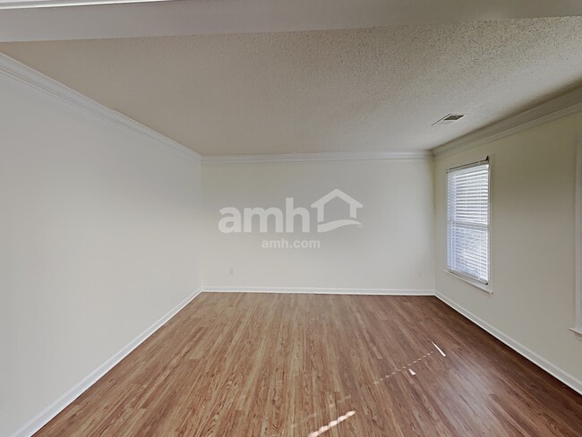 Building Photo - 1121 Lauren Way