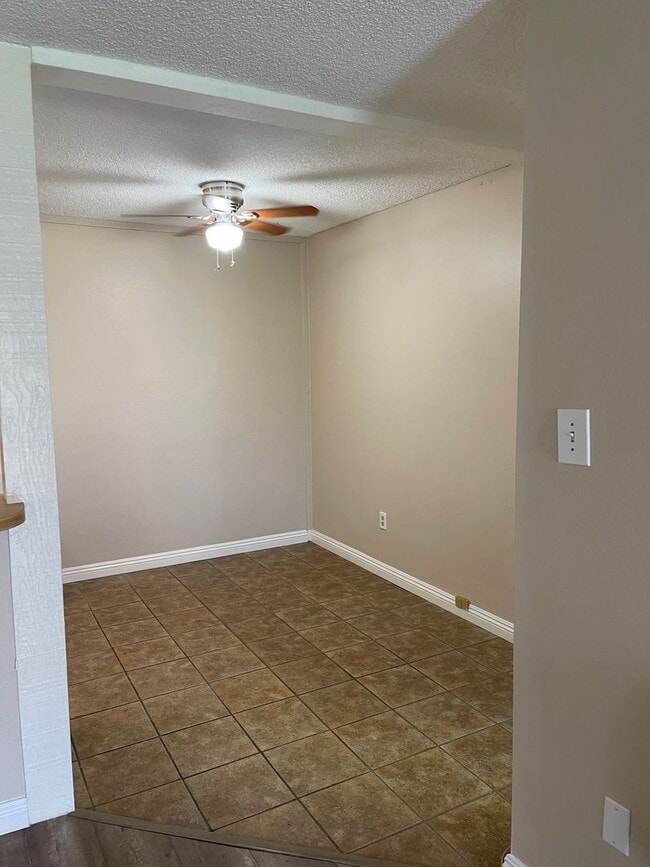 Building Photo - 1 Bed 1 bath Ground floor Condo by South C...