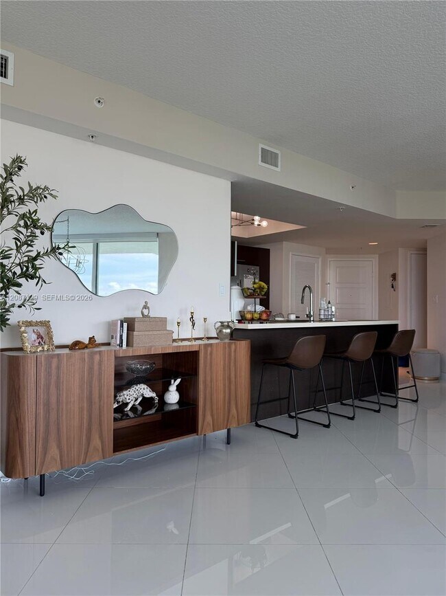 Foto del edificio - 200 Sunny Isles Blvd