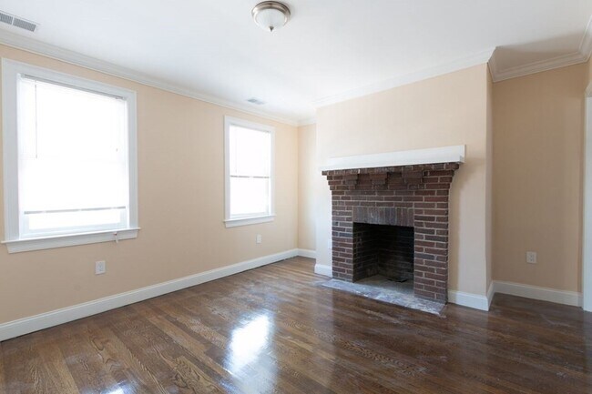 Building Photo - 4803 Washington St
