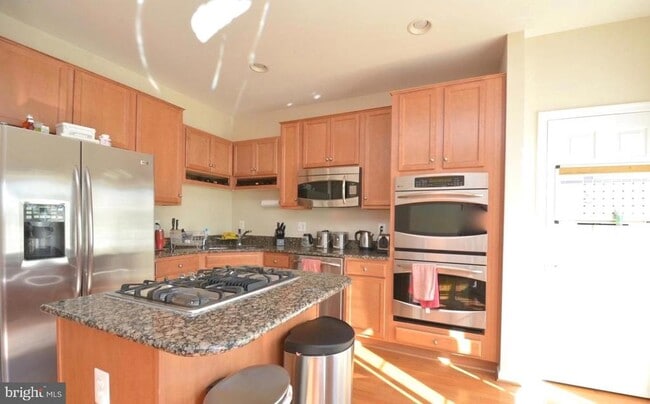 Building Photo - 2454 Battery Hill Cir