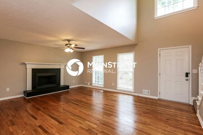 Building Photo - 4 Bedroom Pet-Friendly Home in Snellville, GA with Main Street Renewal