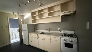 Building Photo - 219 W Alabama St