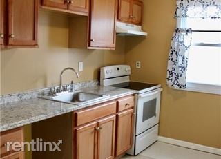 Building Photo - 2 br, 1 bath House - 303 McKinley Ave