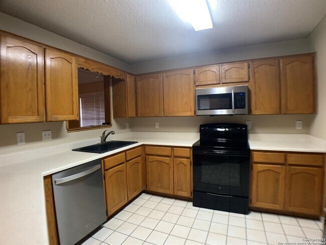 Foto del edificio - 1128 Camellia Ln