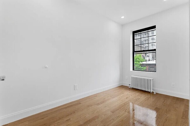 Building Photo - 208 East 31st Street