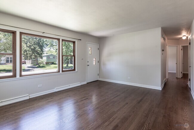Building Photo - 711 N 3rd Ave
