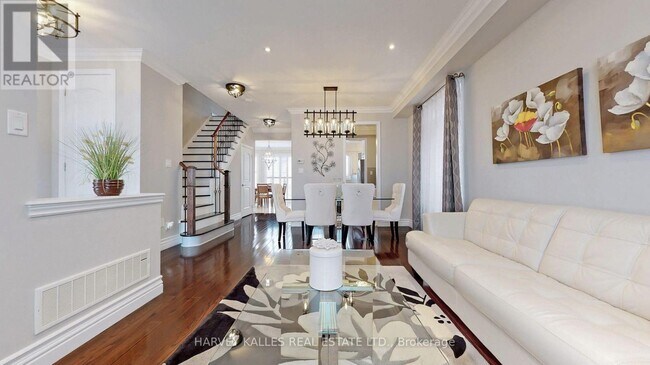 Building Photo - 18 Shiner Dr