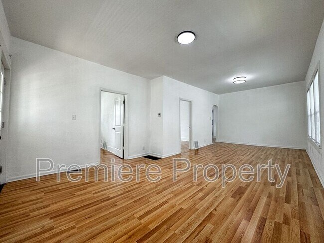 Building Photo - 1316 S 36th St