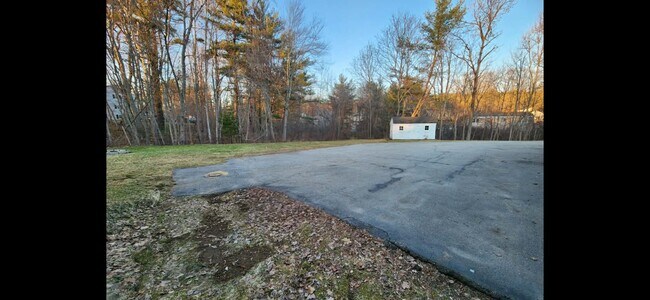 Building Photo - Unit 65