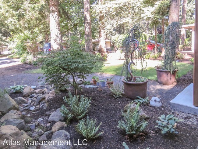 Building Photo - 3 br, 1 bath House - 16536 Inverurie RD