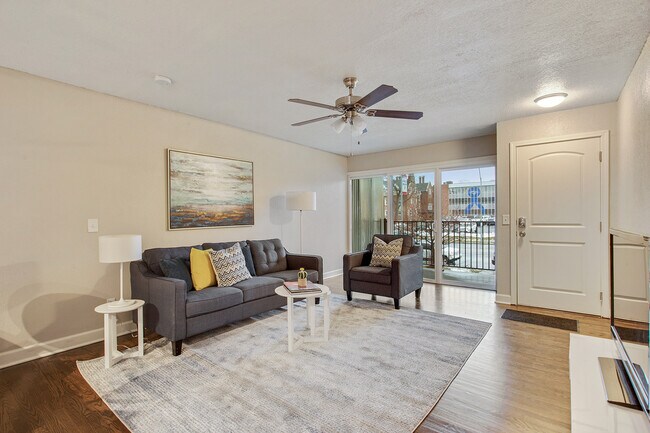 Building Photo - 3537 Gillham Rd