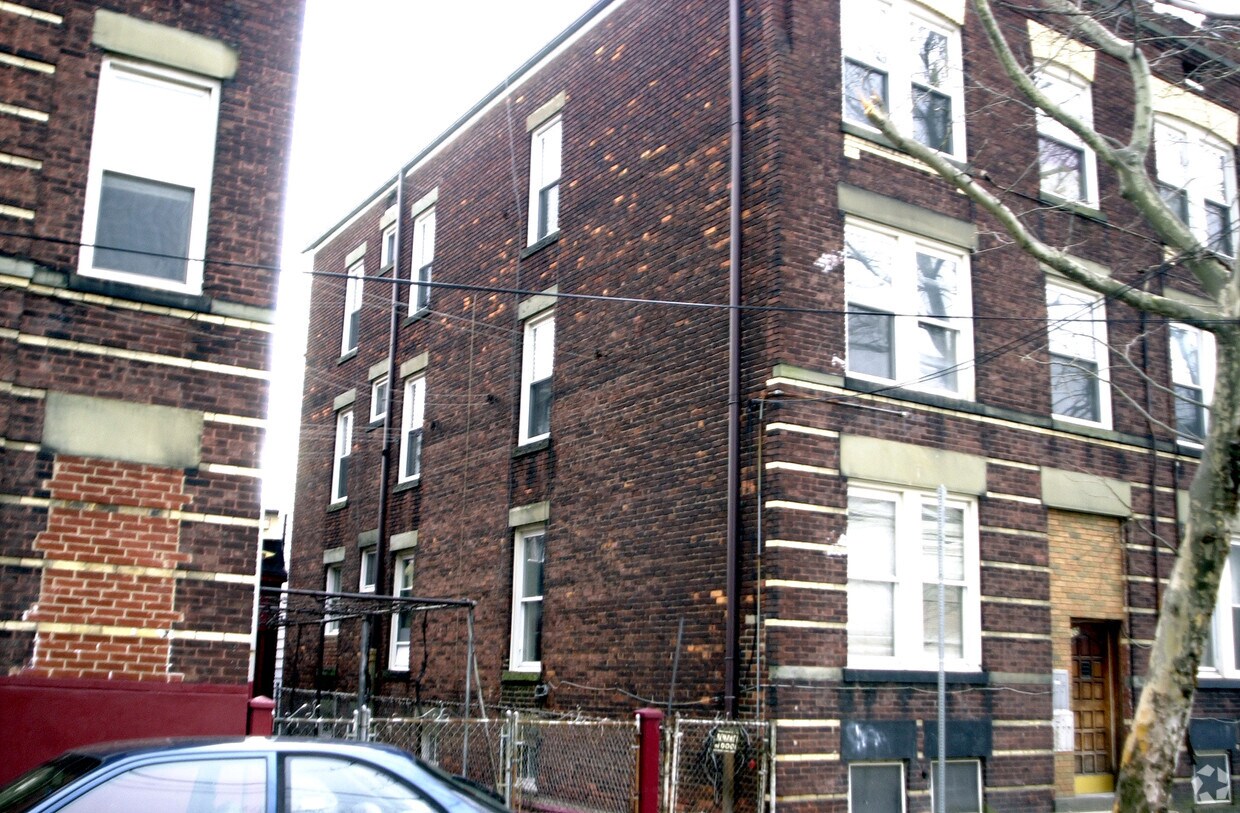 Building Photo - 105-107 Darcy St