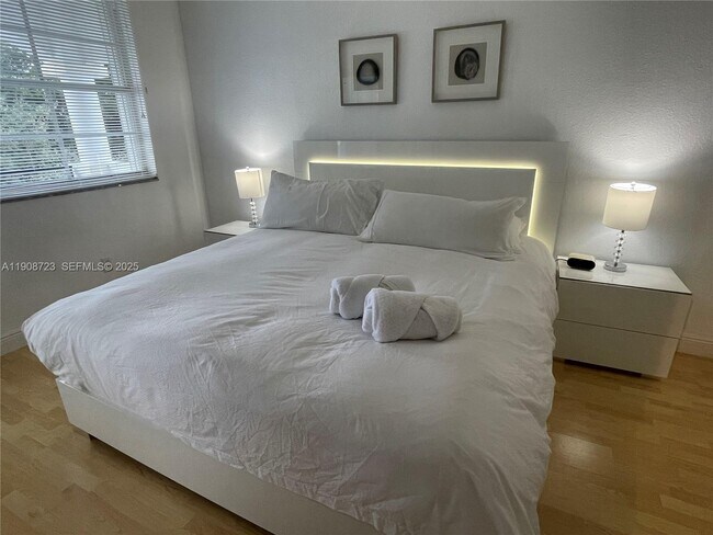 Foto del edificio - 3255 NE 184th St