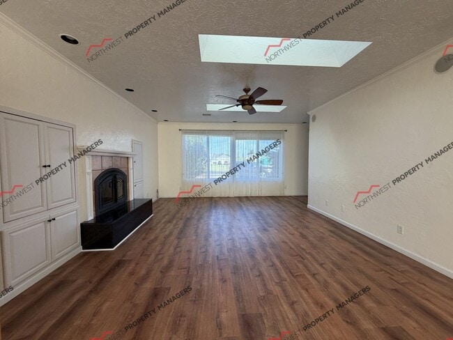 Building Photo - STATUS: AVAILABLE | R297 | $2600