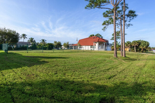Foto del edificio - 1250 SW San Antonio Ave