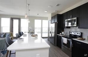 Foto del edificio - 1111 N Durham Dr