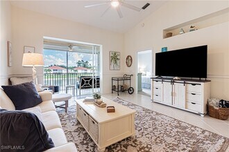 Building Photo - 260 Robin Hood Cir