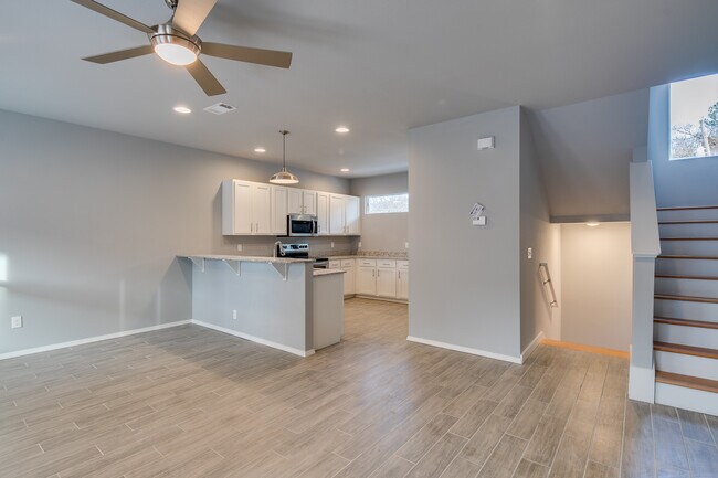 Foto del edificio - Hog Trough Luxury Townhomes of Fayetteville