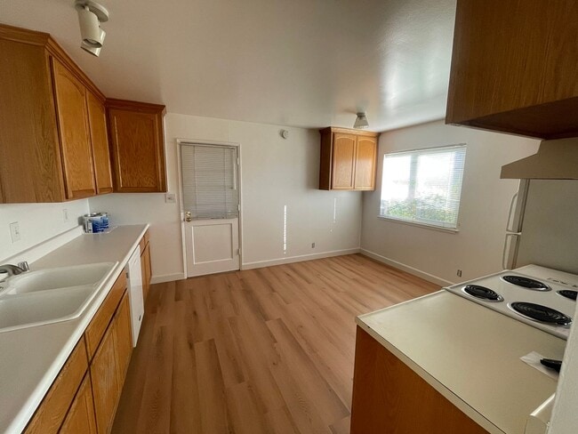 Foto del edificio - 2109-2111 Willester Ave