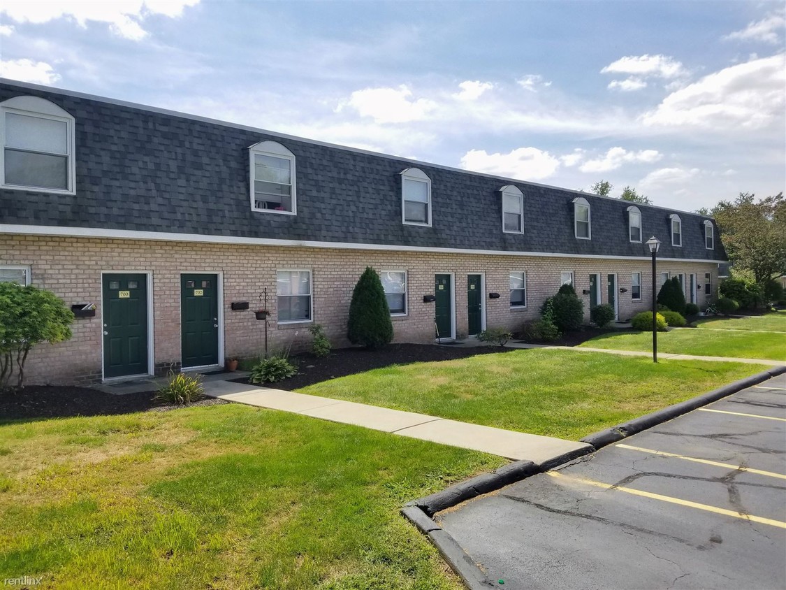 Foto principal - 2 br, 1 bath Apartment - 701 Hemlock Square