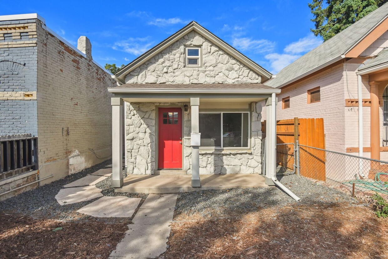 Primary Photo - 2 Bedroom single family home in Denver