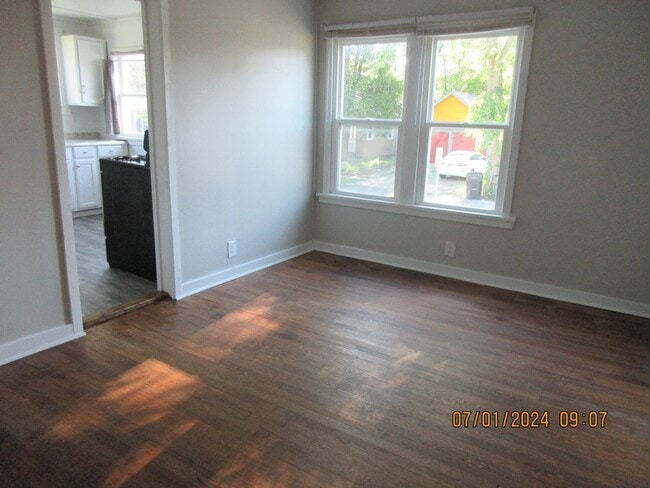 Foto del edificio - 202 W 3rd St