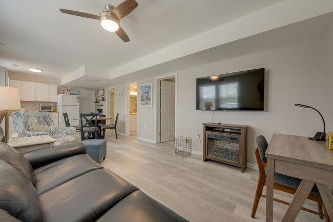 Building Photo - 600 W. Third Street