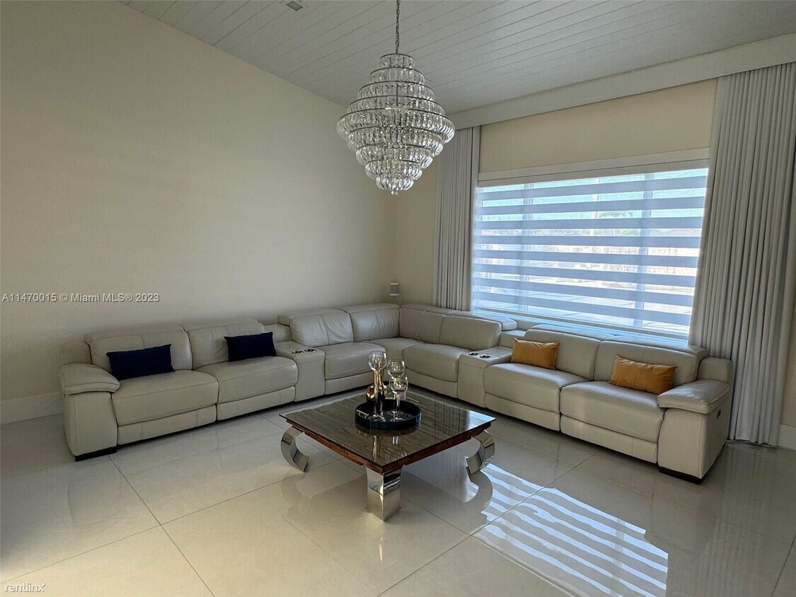 Foto principal - 5 br, 4 bath House - 1841 SW 126th Ct # 0