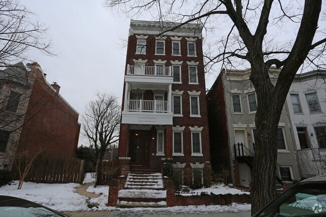 Building Photo - 623 5th St NE