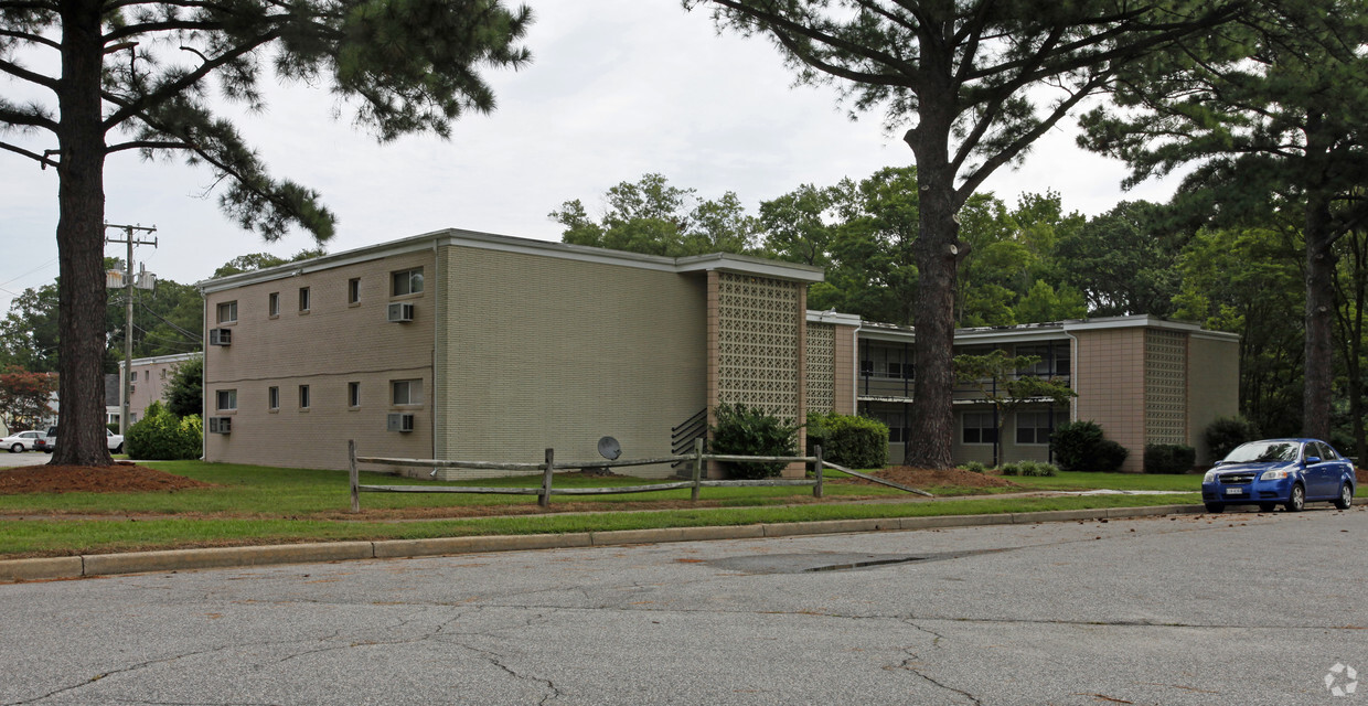 Primary Photo - Lenox Garden Apartments