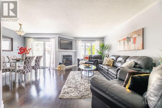 Photo du bâtiment - 214 Montmorency Way