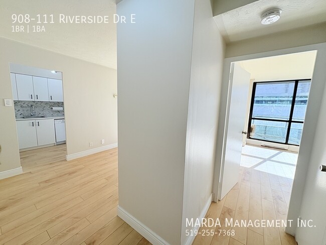 Photo du bâtiment - STUNNING 1BEDROOM/1BATH CONDO WITH BALCONY...