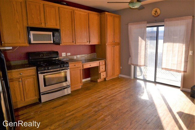 Building Photo - 2 br, 1 bath House - 5836 S Calumet Ave #1S