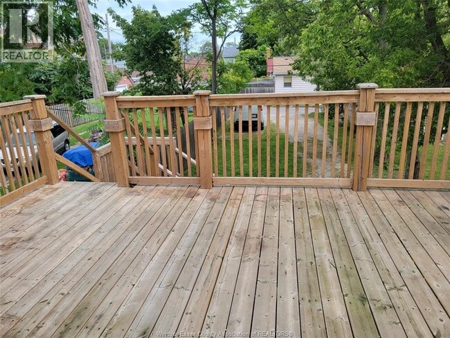 Building Photo - 372 Louis Ave