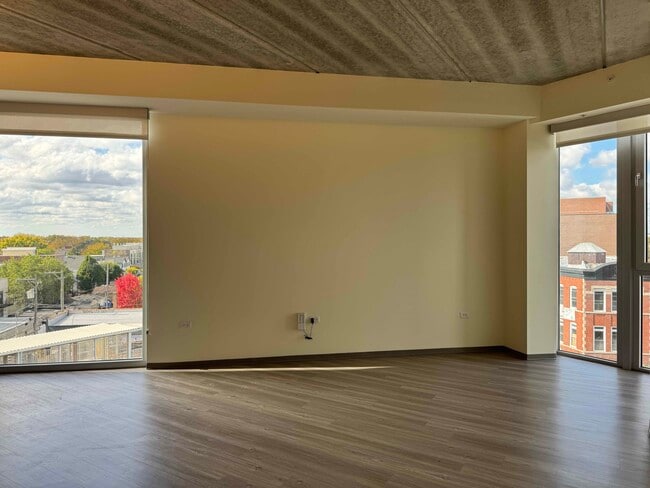 Photo - 1922 N Milwaukee Ave Apartment