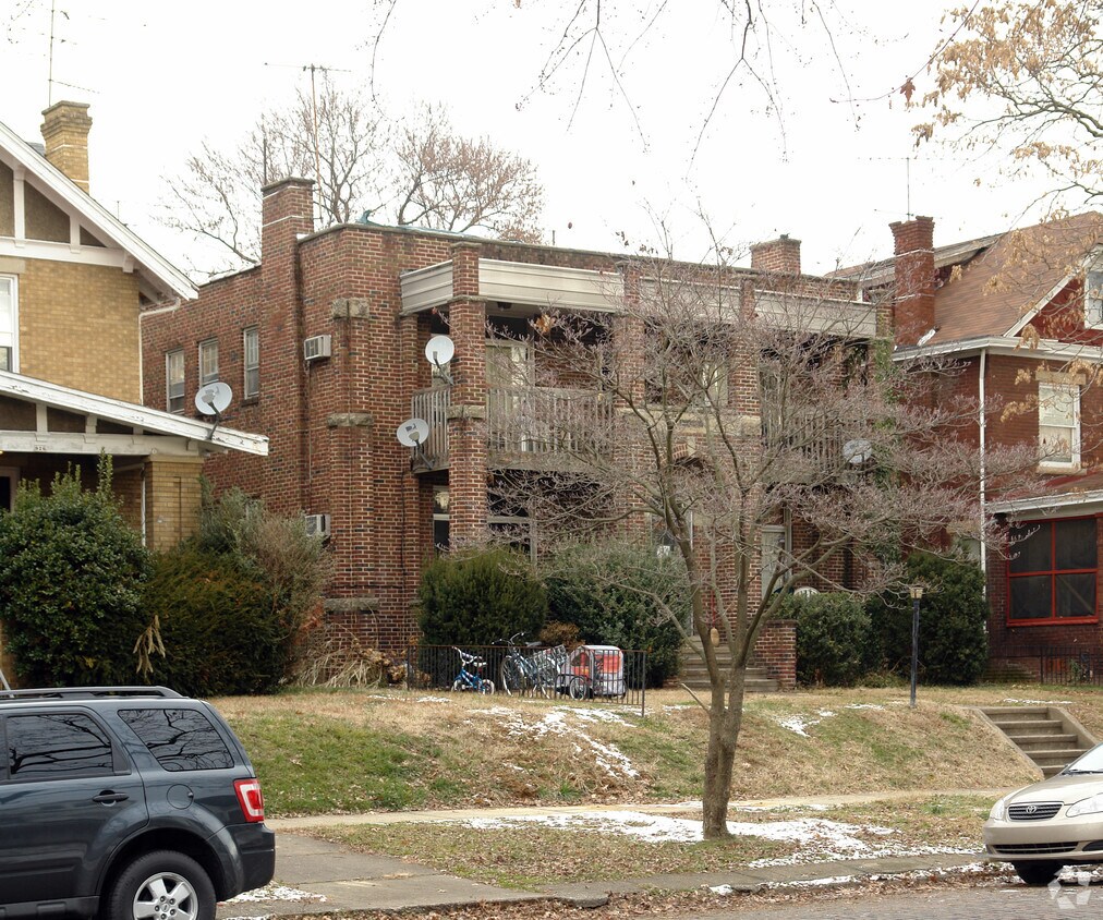 Building Photo - Powell Apartments