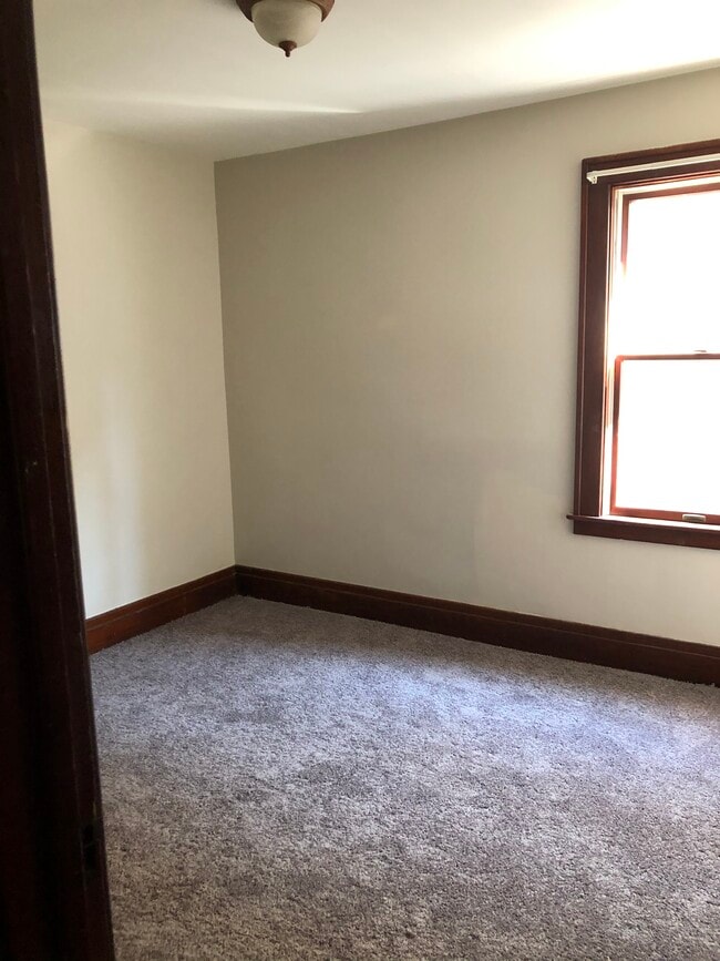 Building Photo - 263 Boll St