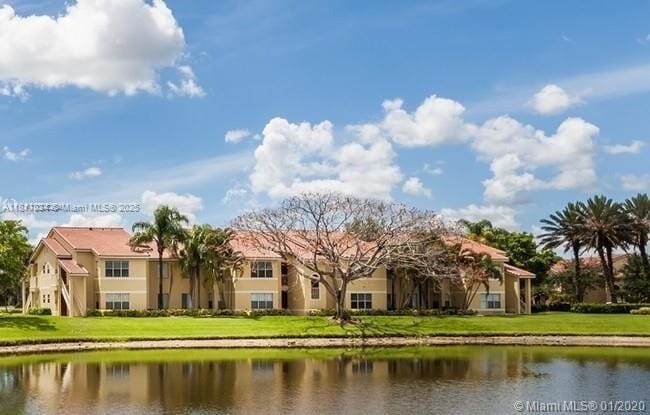 Building Photo - 595 Vista Isles Dr