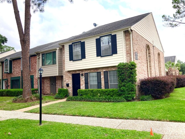 Foto del edificio - 10282 Briar Forest Dr