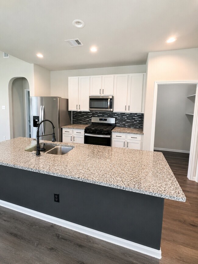 Building Photo - 2291 Raider Dr